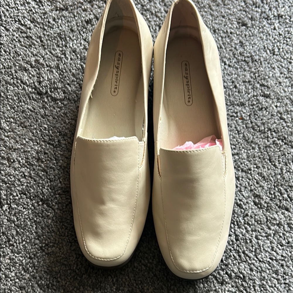 Easy Spirit Cream Loafers